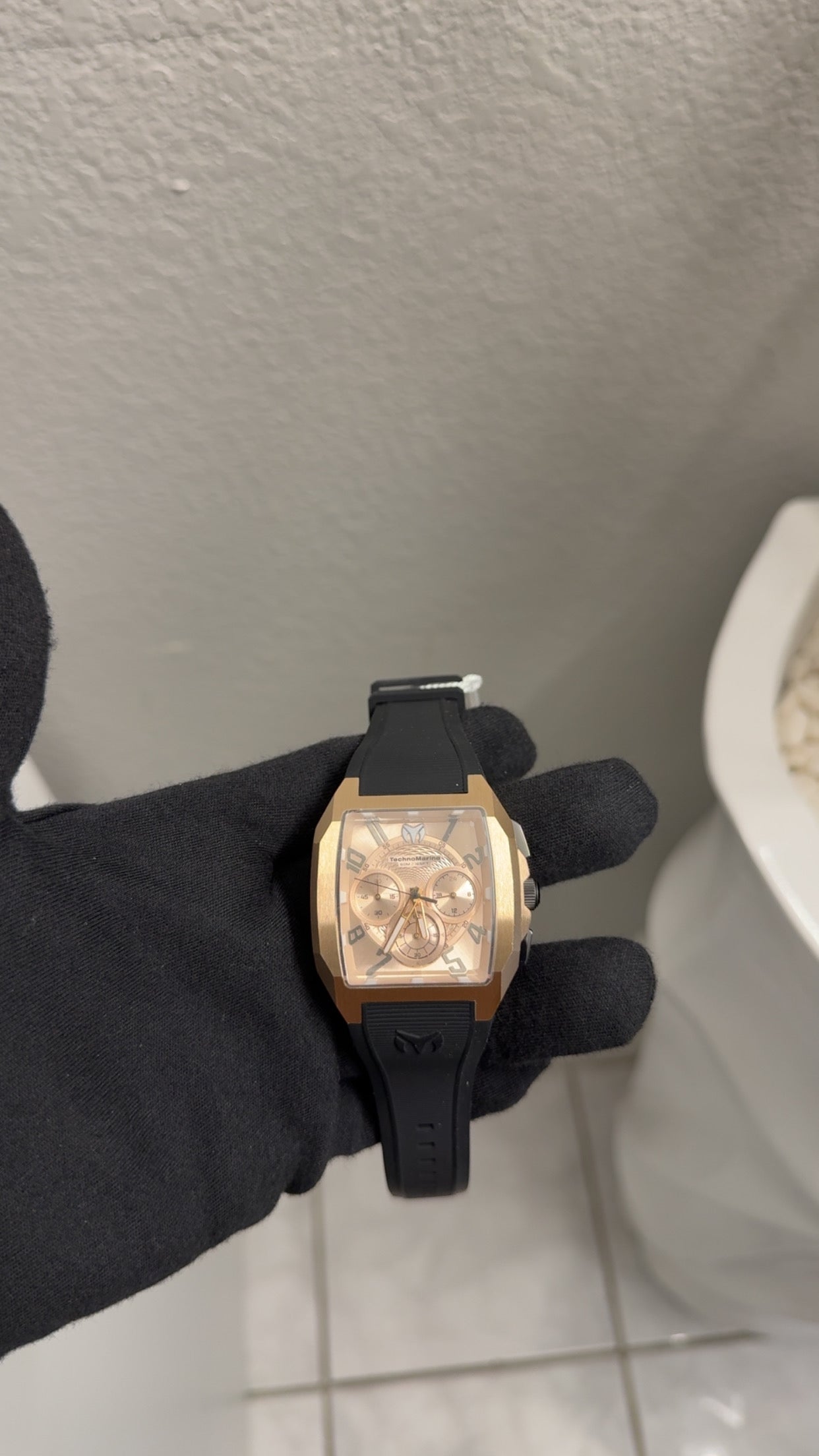 TechnoMarine Aqua Quadrant Men Gold Rose Stainles Steel Black Ruber  (TM225112)