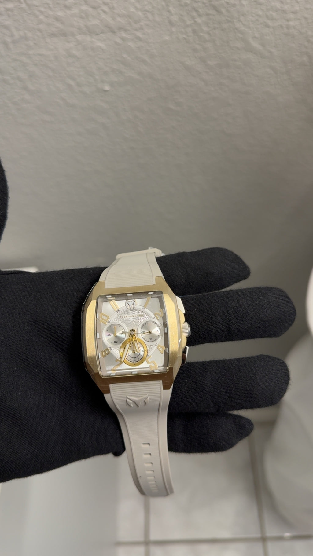 TechnoMarine Aqua Quadrant Men Gold Stainles Steel Grey Ruber  (TM225118)